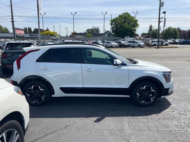 Certified 2025 Kia Niro Wind w/ Wind Preserve Package FWD image 8