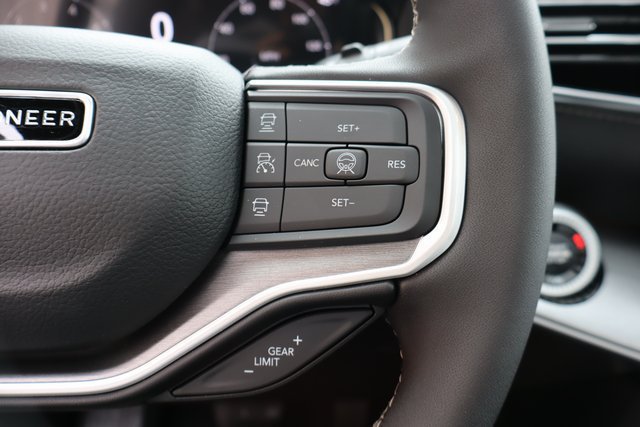 New 2026 Jeep Grand Wagoneer Limited AWD/4WD image 17