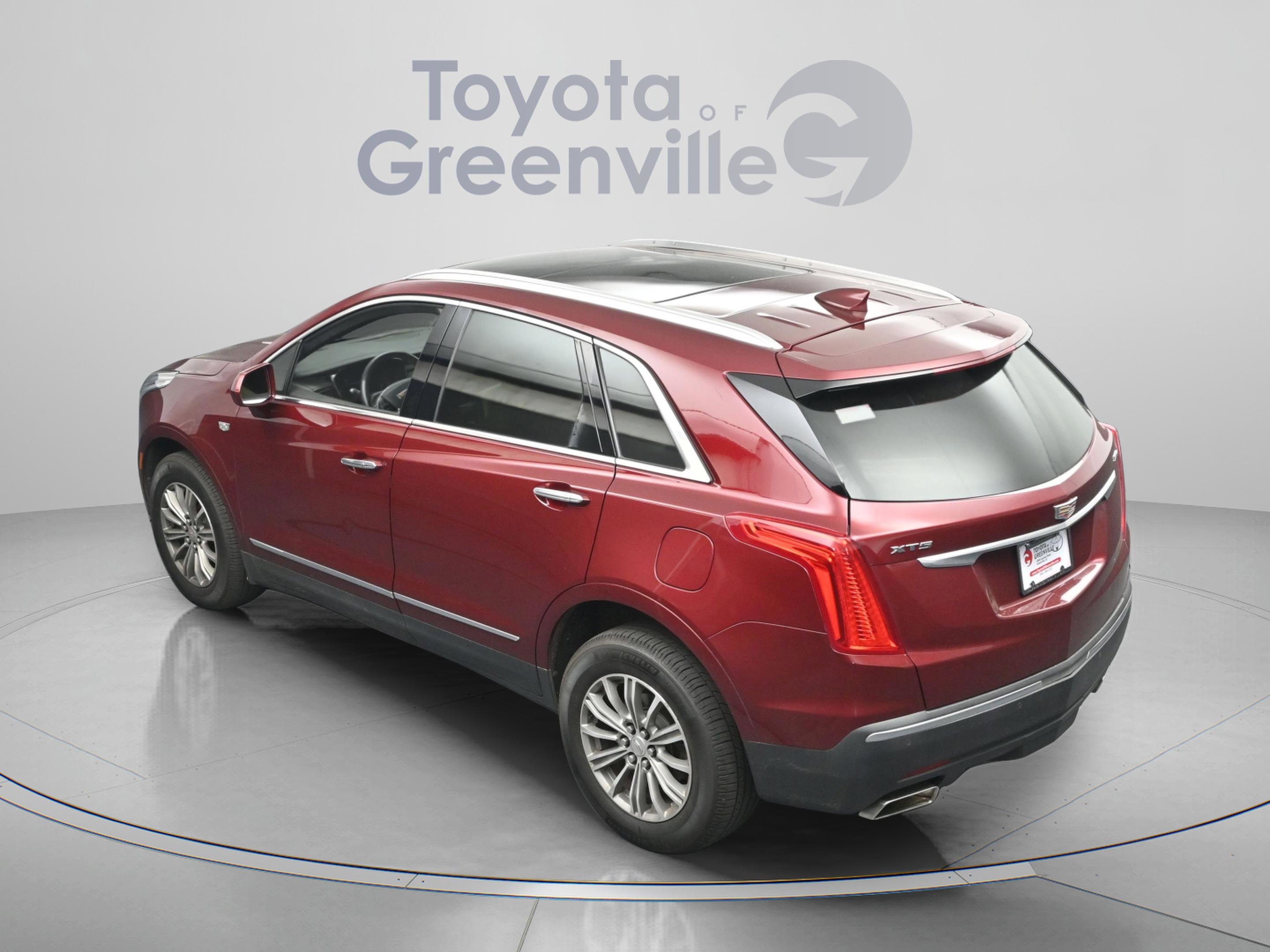 Used 2018 Cadillac XT5 Luxury w/ Driver Awareness Package FWD image 7