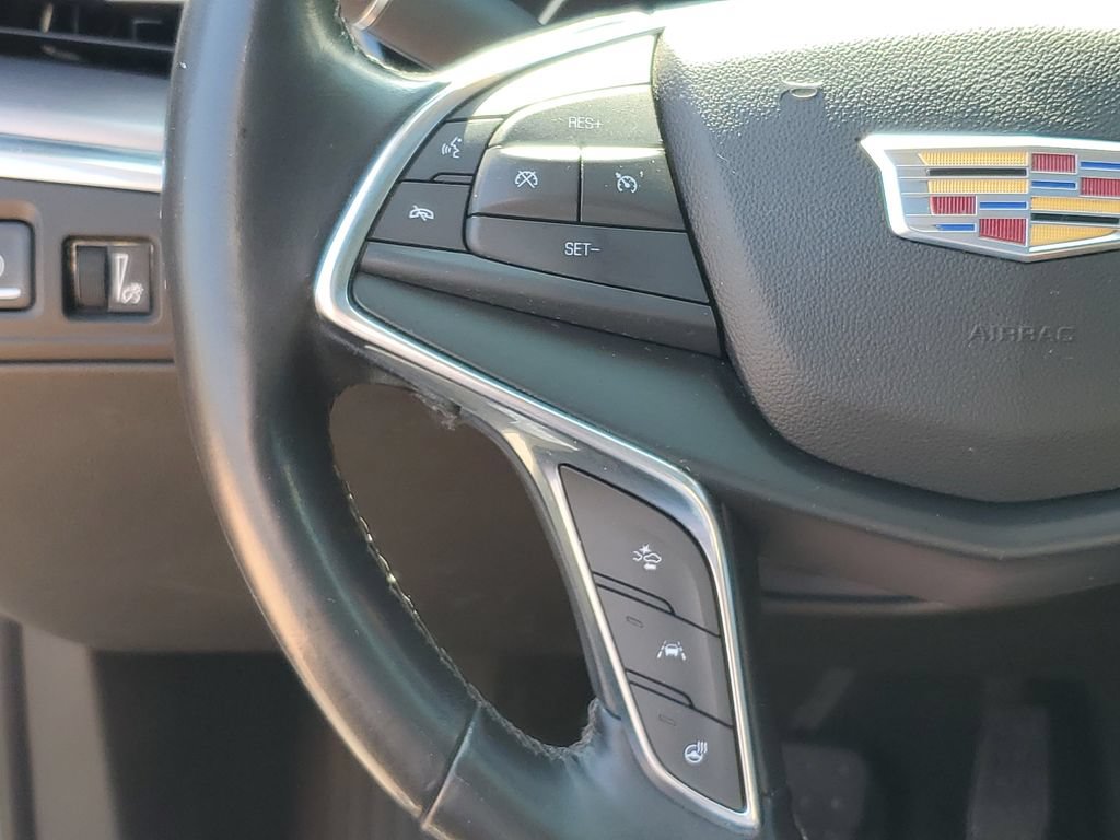 Used 2018 Cadillac XT5 Luxury w/ Driver Awareness Package FWD image 12