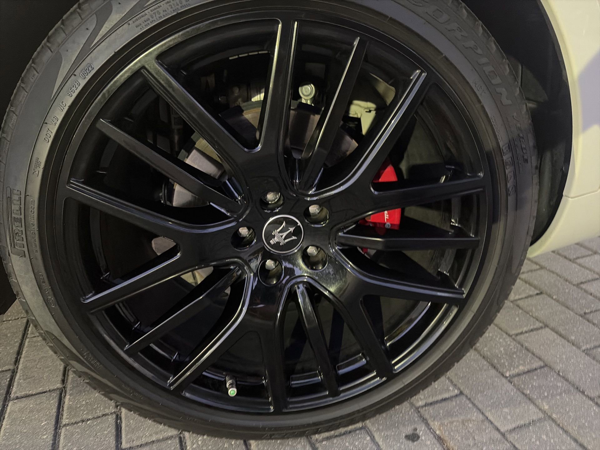 Used 2022 Maserati Levante Modena image 7