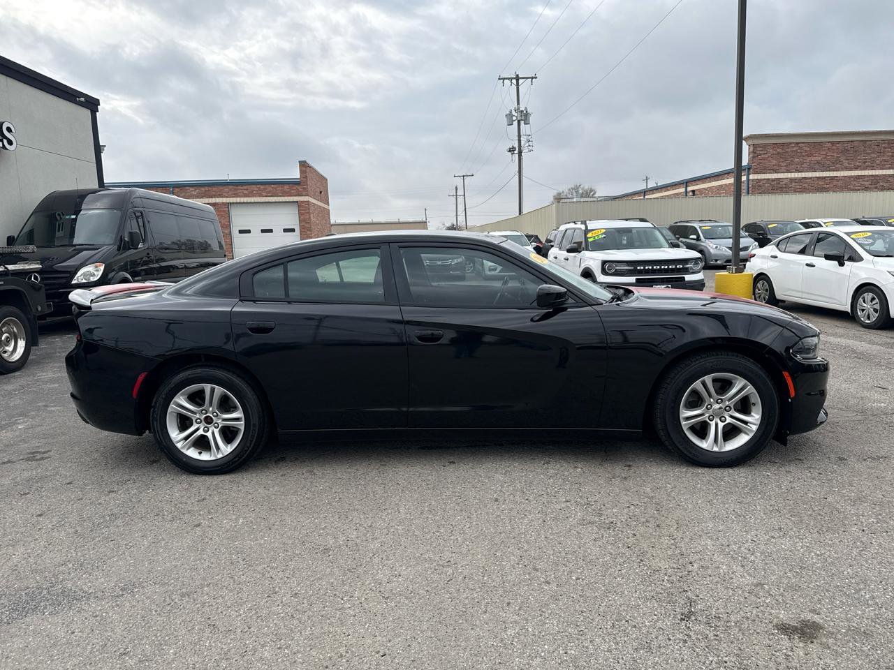 Used 2016 Dodge Charger SE w/ Popular Equipment Group RWD image 5