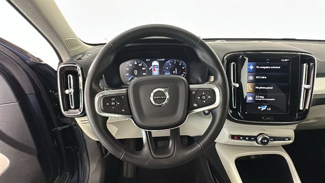 Used 2021 Volvo XC40 T4 Momentum FWD image 15