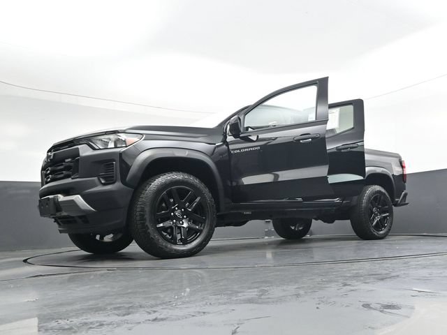 Used 2025 Chevrolet Colorado Trail Boss AWD/4WD image 42