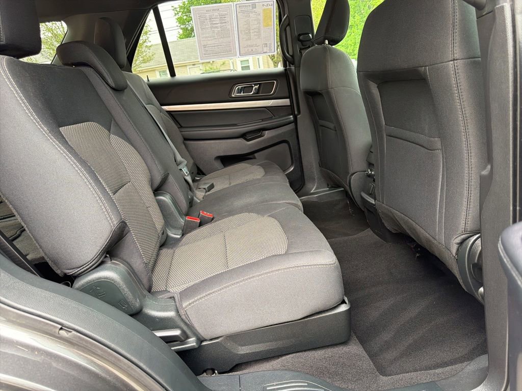 Used 2019 Ford Explorer XLT AWD/4WD image 24