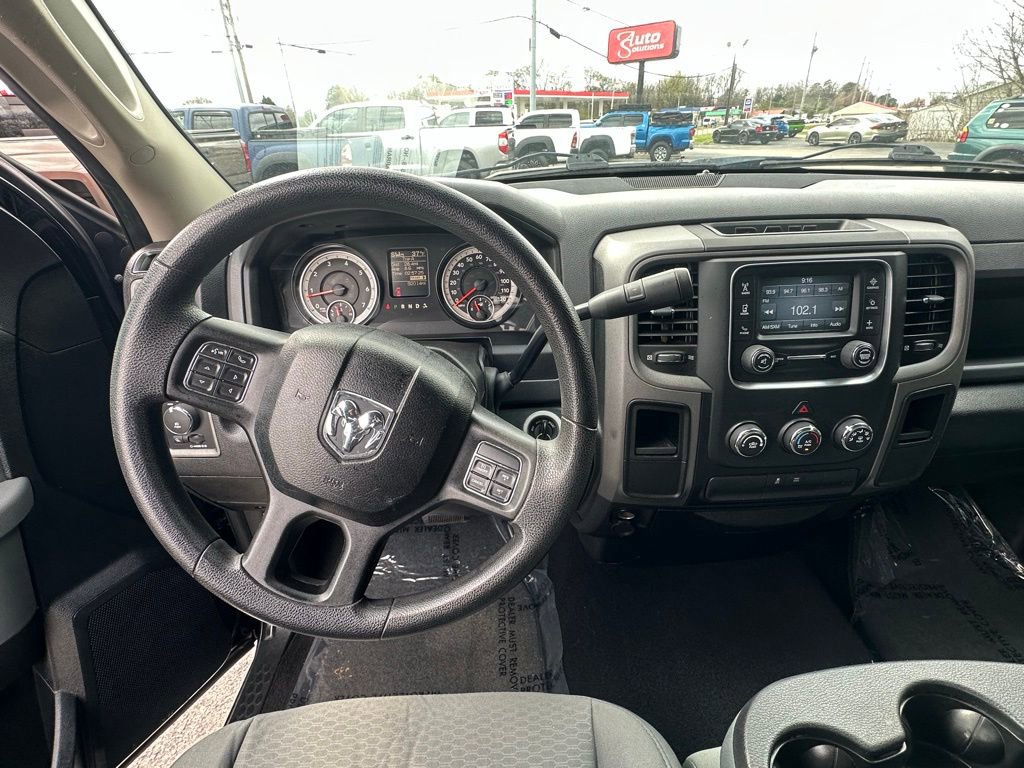 Used 2014 RAM 1500 Express RWD image 16