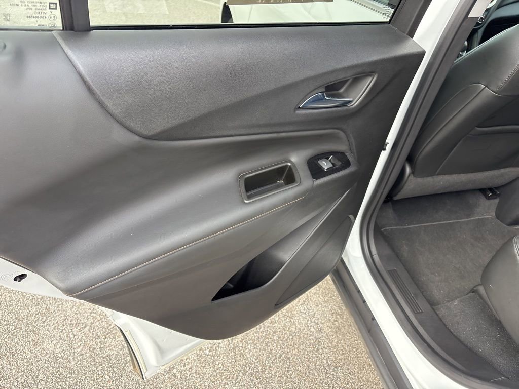 Used 2022 Chevrolet Equinox Premier AWD/4WD image 16