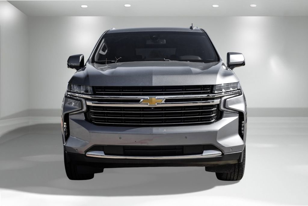 Used 2022 Chevrolet Suburban LT w/ Luxury Package image 4