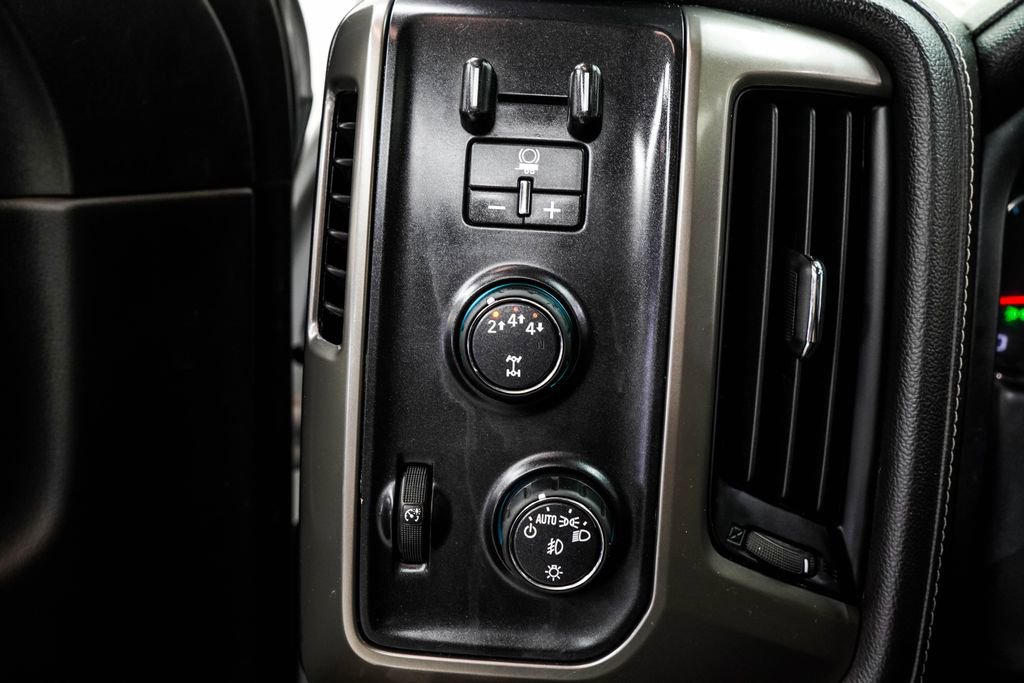 Used 2019 Chevrolet Silverado 3500 High Country w/ Duramax Plus Package image 31