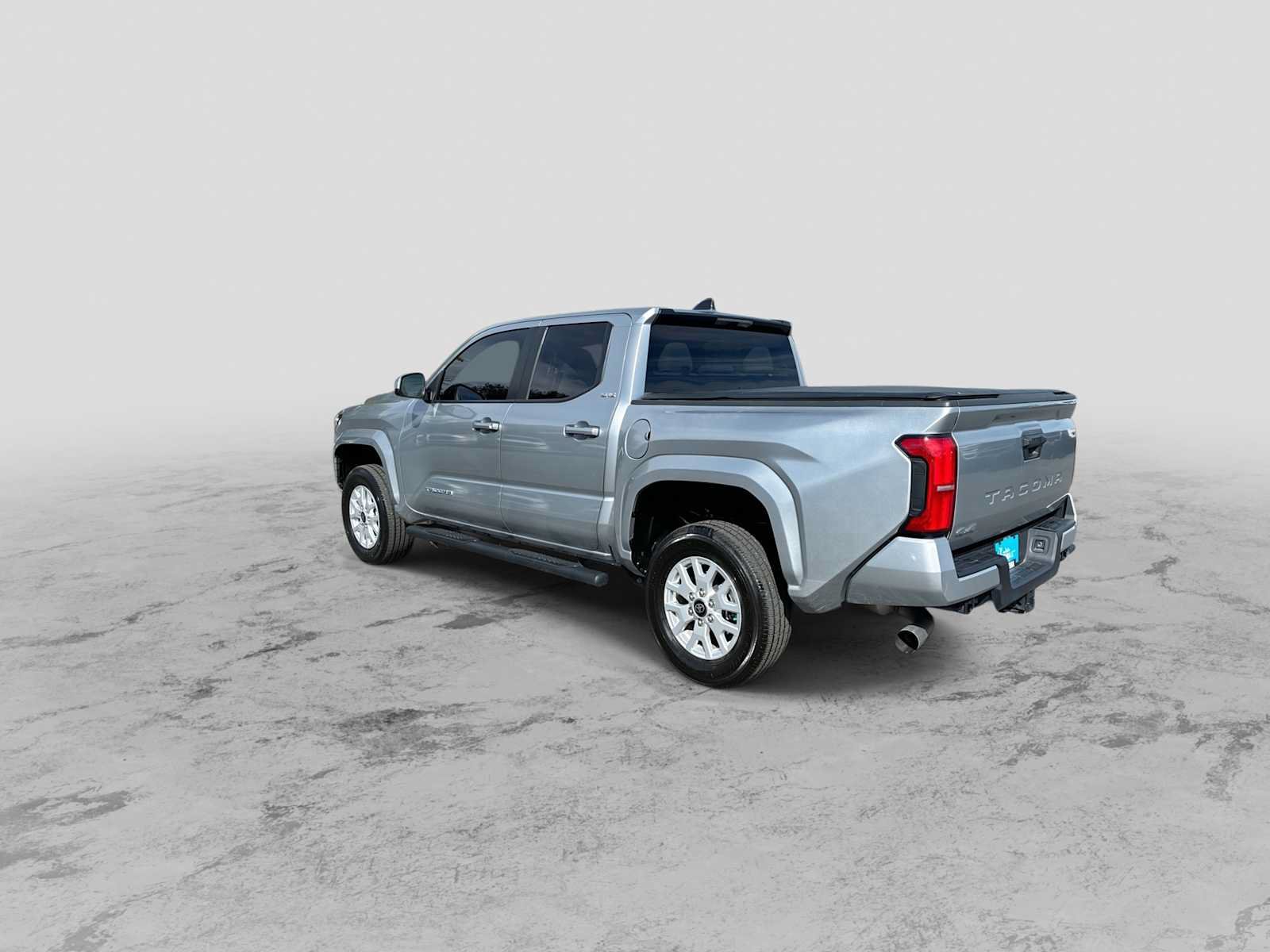 Used 2024 Toyota Tacoma SR5 AWD/4WD image 6