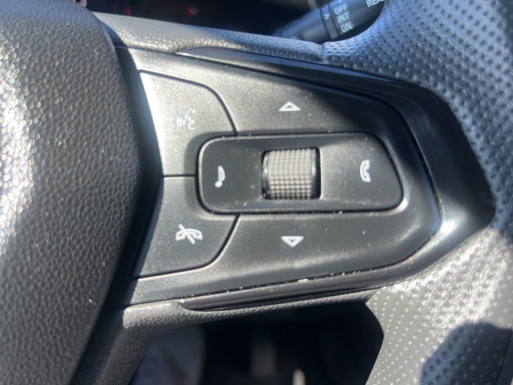 Used 2025 Chevrolet Trax LT FWD image 45