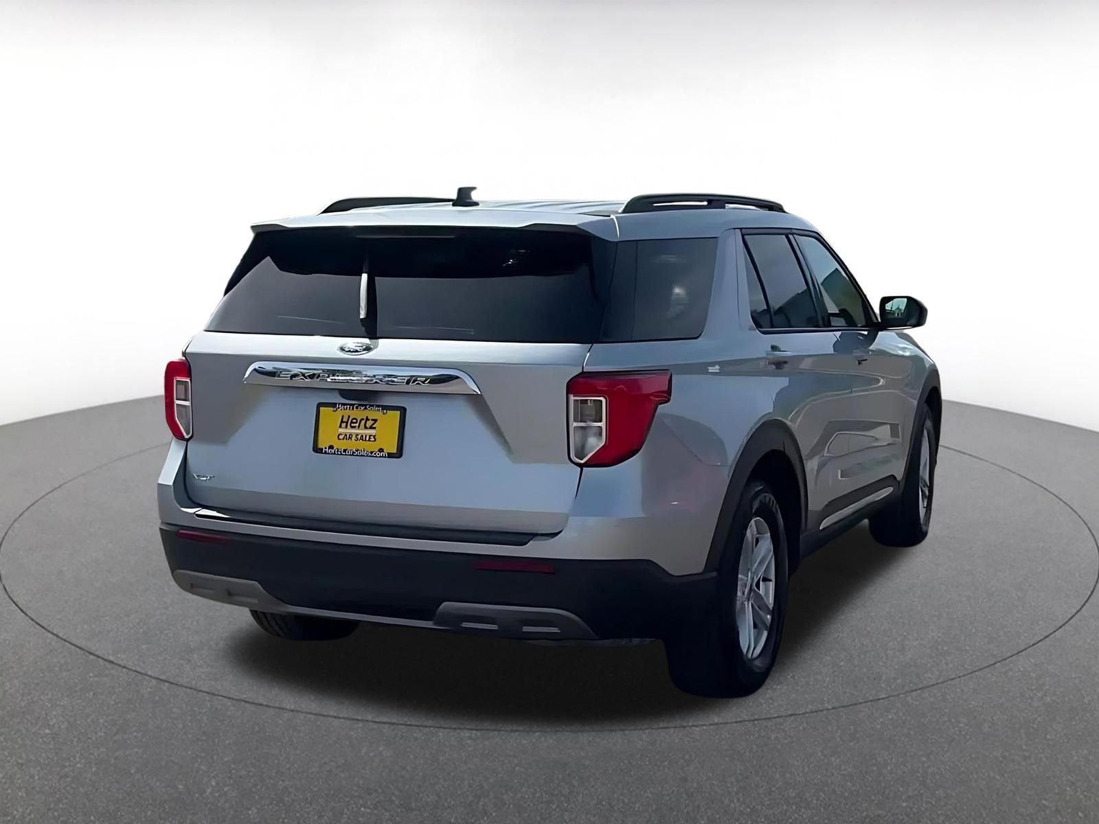 Used 2023 Ford Explorer XLT w/ Equipment Group 202A RWD image 14
