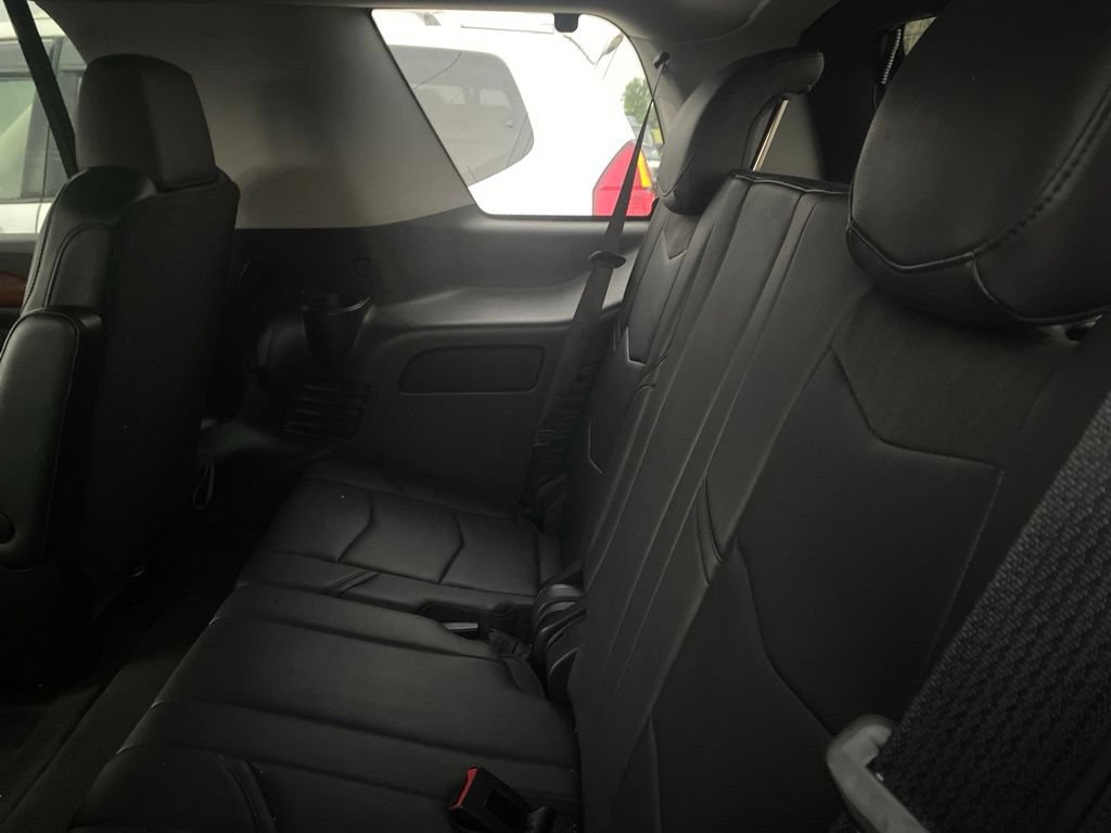 Used 2017 Cadillac Escalade Luxury AWD/4WD image 12