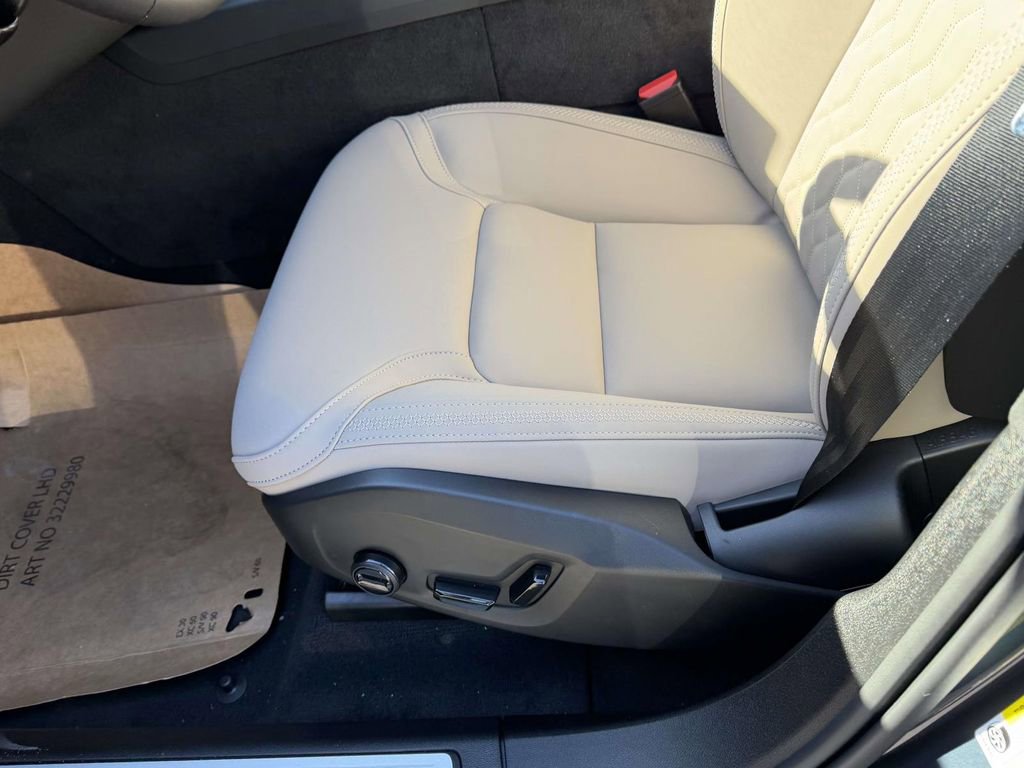 New 2026 Volvo XC60 T8 Plus w/ Protection Package Premier AWD/4WD image 16