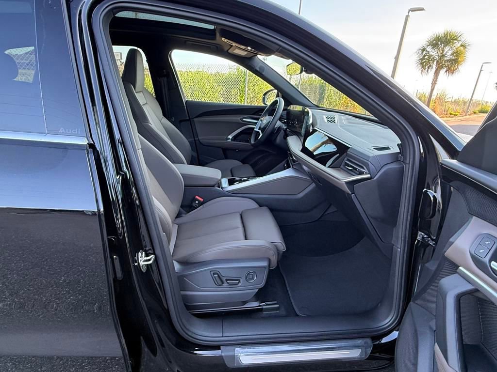 New 2025 Audi Q5 Premium Plus image 38