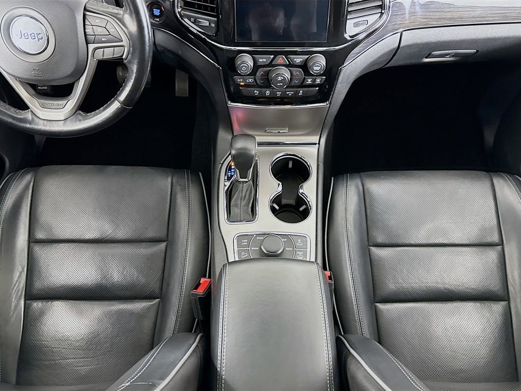 Used 2020 Jeep Grand Cherokee Overland image 16