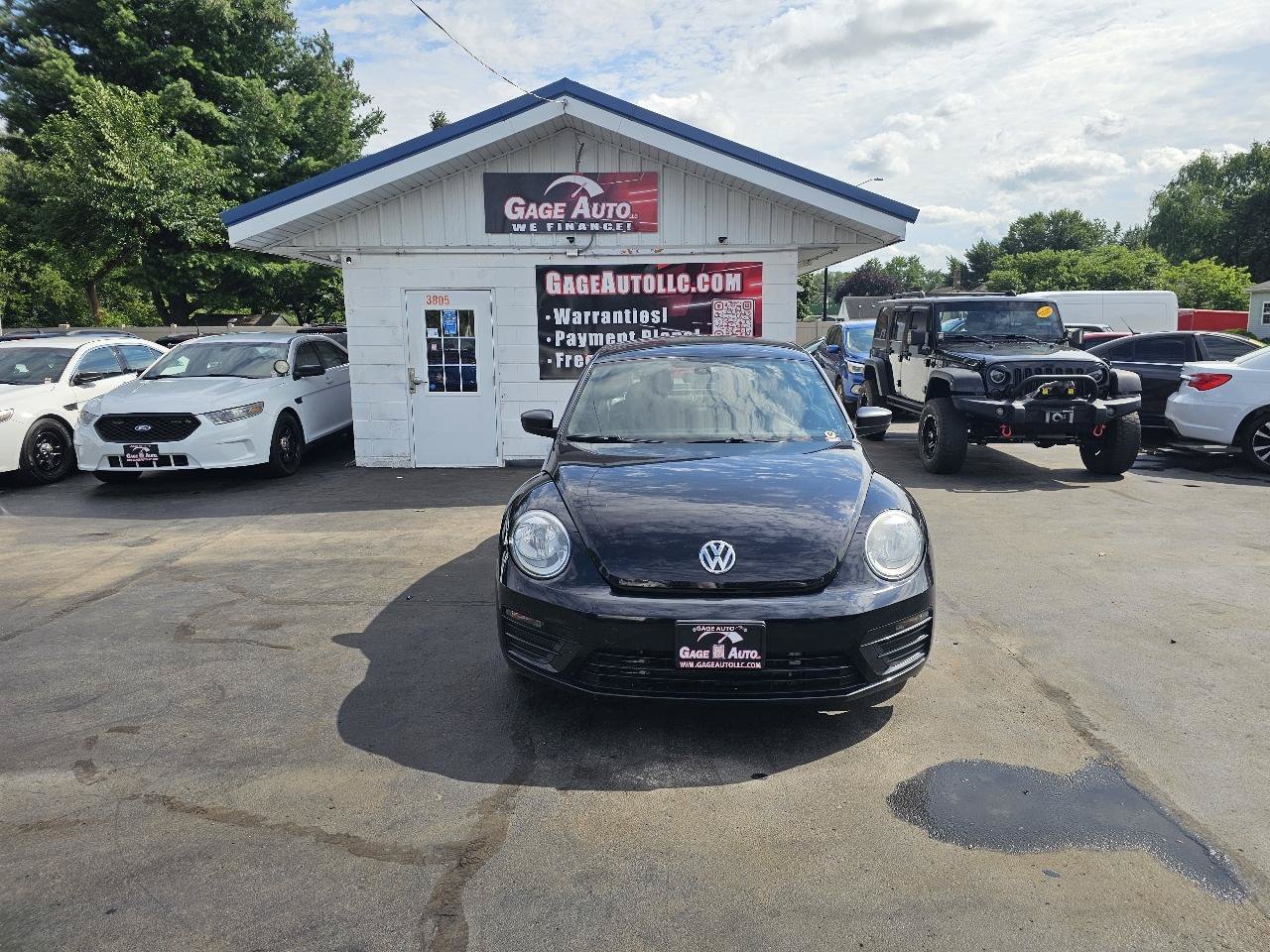 Used 2017 Volkswagen Beetle 1.8T S FWD image 2