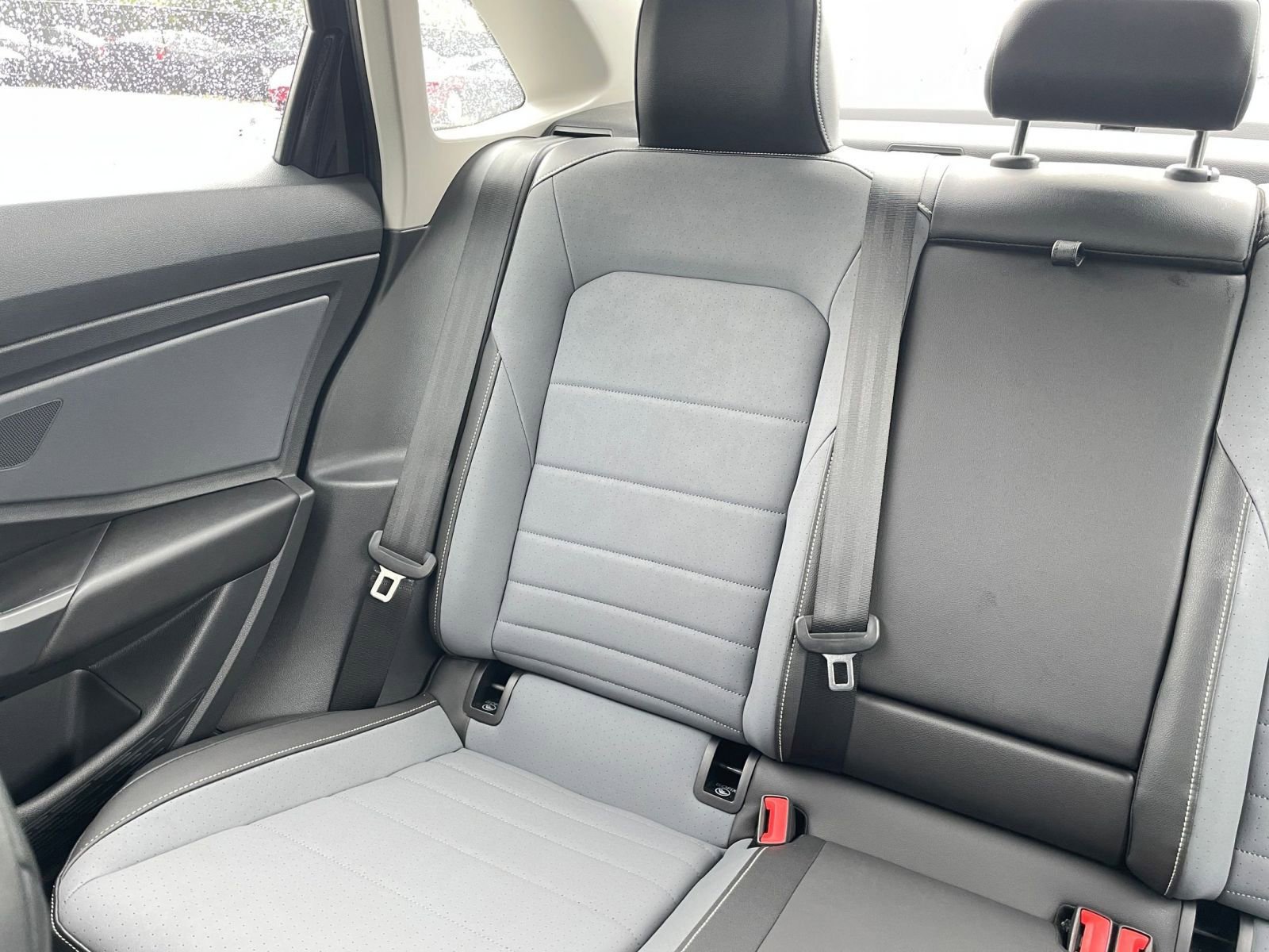 Used 2025 Volkswagen Jetta SE image 39