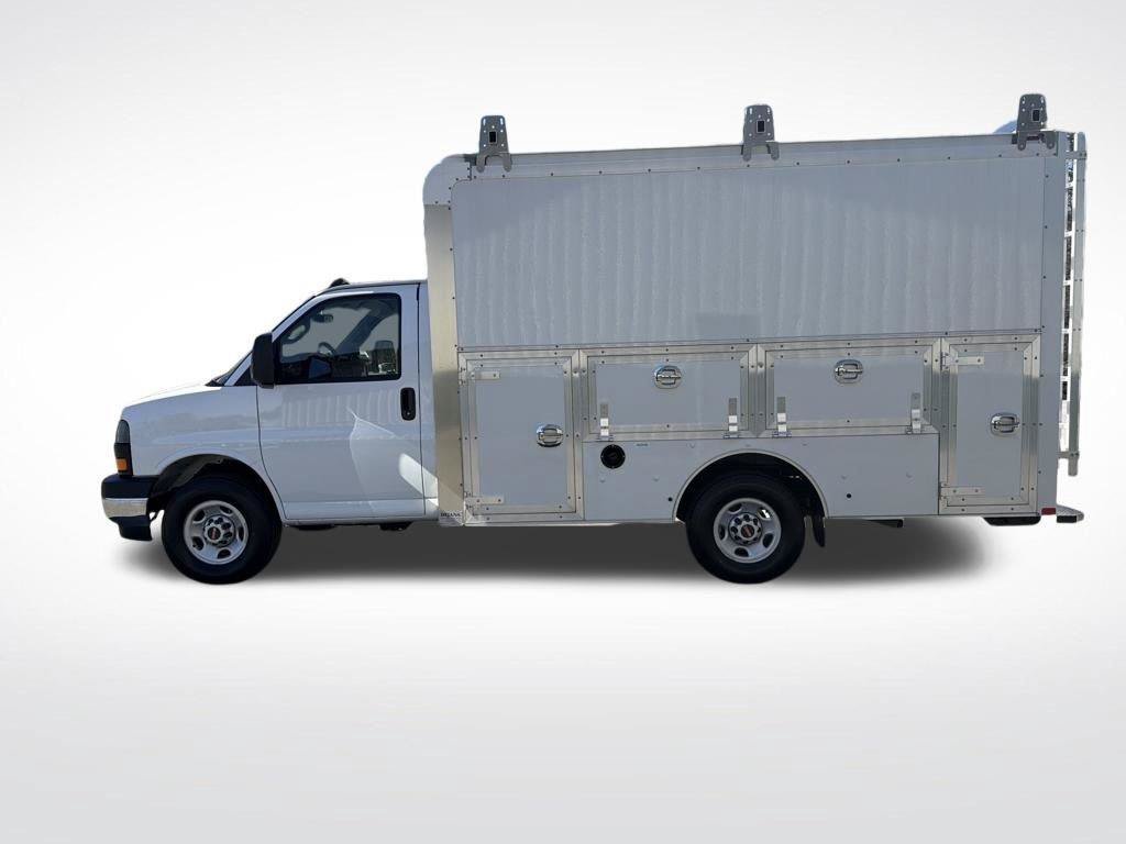 New 2026 GMC Savana 3500 w/ Power Convenience Package RWD image 2