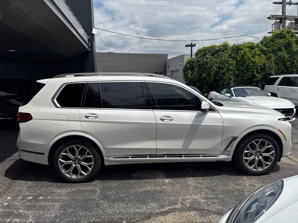 Used 2024 BMW X7 xDrive40i w/ Climate Comfort Package AWD/4WD image 6
