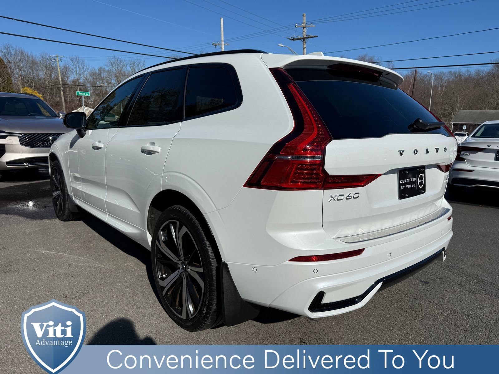 Certified 2023 Volvo XC60 B5 Ultimate w/ Climate Package image 6