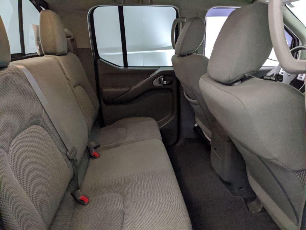 Used 2021 Nissan Frontier SV w/ Midnight Edition Floor Mats image 27