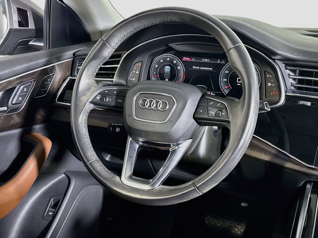 Used 2023 Audi Q8 Premium AWD/4WD image 10