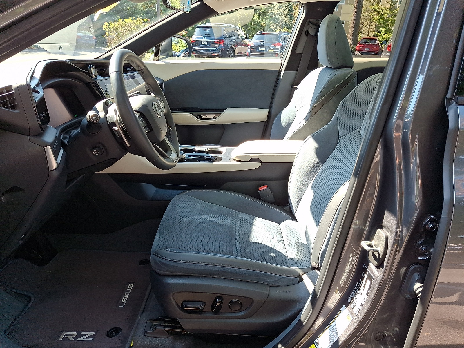 Certified 2023 Lexus RZ 450e Premium w/ Accessory Package (2T) AWD/4WD image 15
