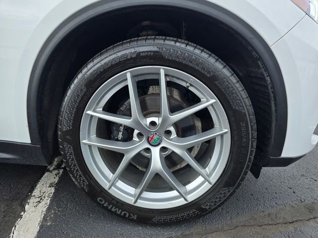 Used 2019 Alfa Romeo Stelvio Ti Sport w/ Quick Order Package 22S Sport image 4