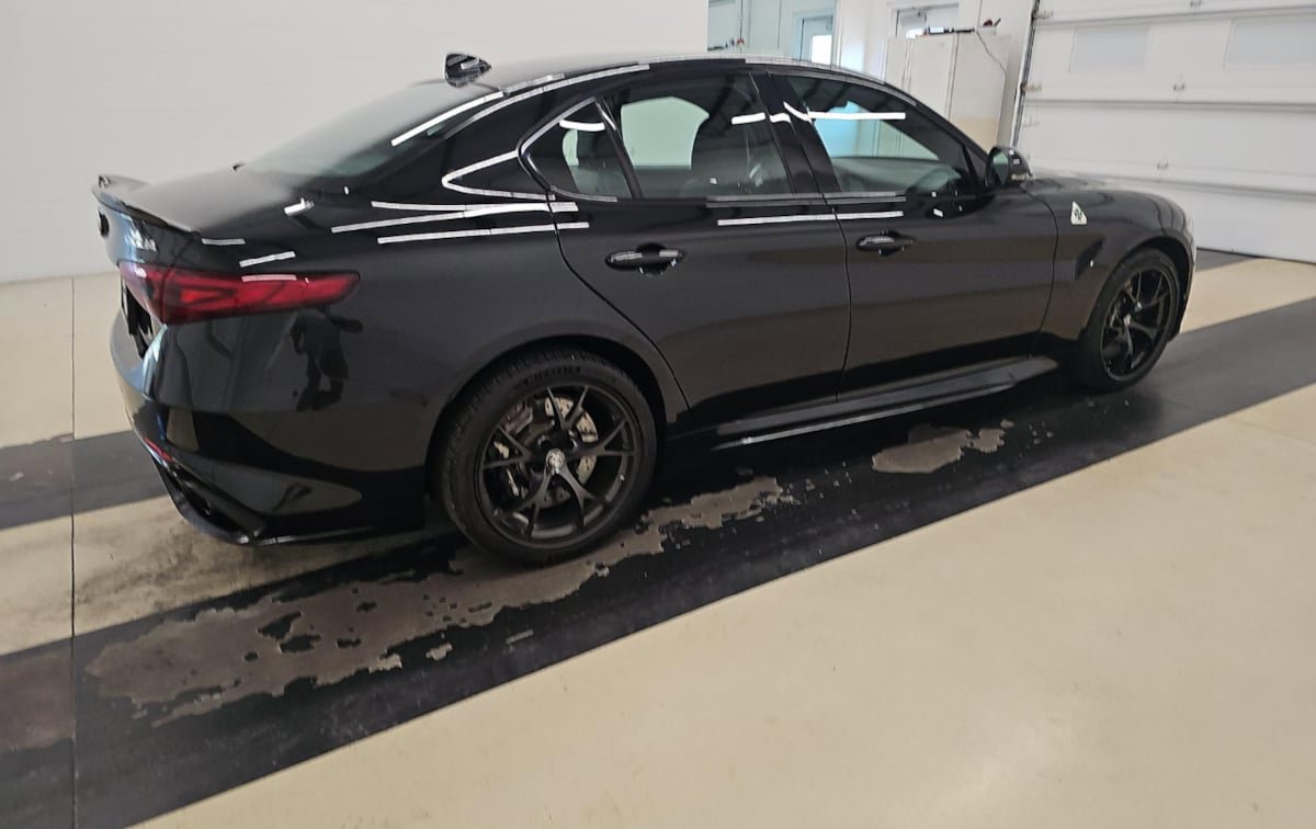 Used 2018 Alfa Romeo Giulia Quadrifoglio w/ Driver Assist Dynamic Package RWD image 4