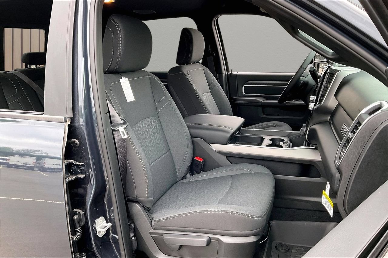 New 2026 RAM 2500 Big Horn AWD/4WD image 21