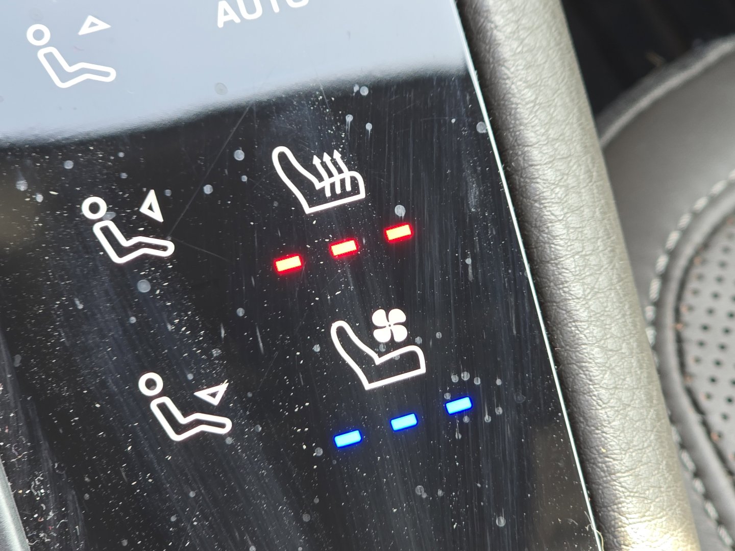 Used 2023 Porsche Macan Turbo image 13