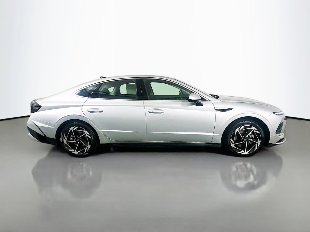 New 2026 Hyundai Sonata SEL FWD image 4