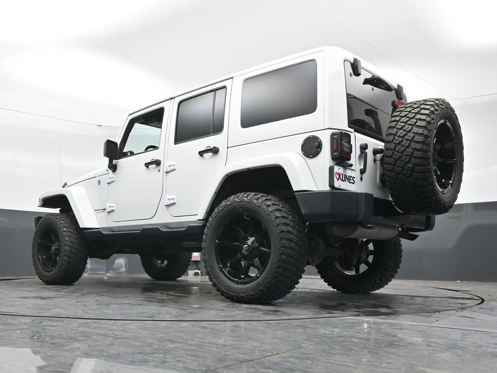 Used 2018 Jeep Wrangler Unlimited Sahara image 31