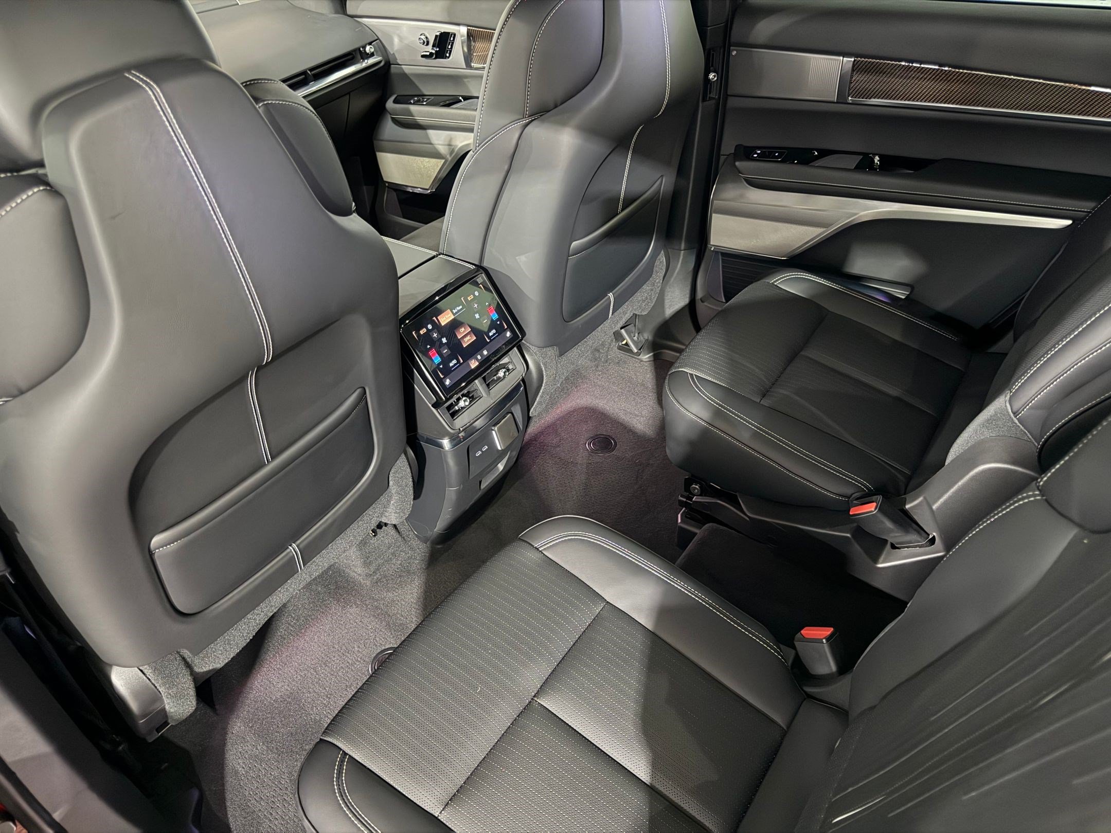New 2026 Cadillac Vistiq Sport AWD/4WD image 23