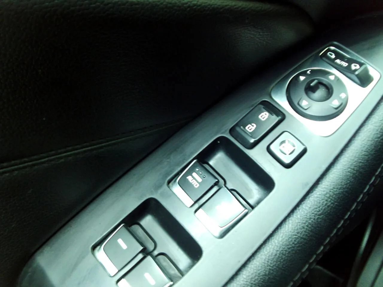 Used 2015 Kia Cadenza Premium FWD image 10