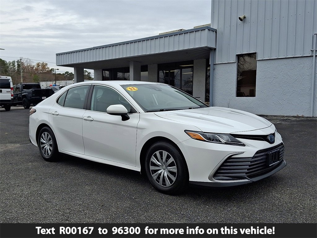 Used 2022 Toyota Camry LE image 1