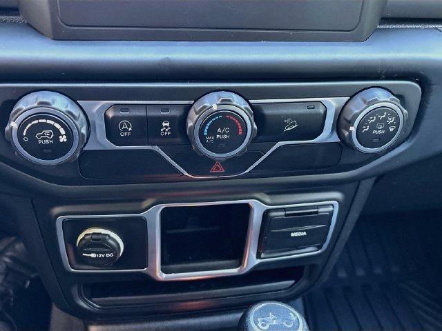Used 2018 Jeep Wrangler Sport AWD/4WD image 15
