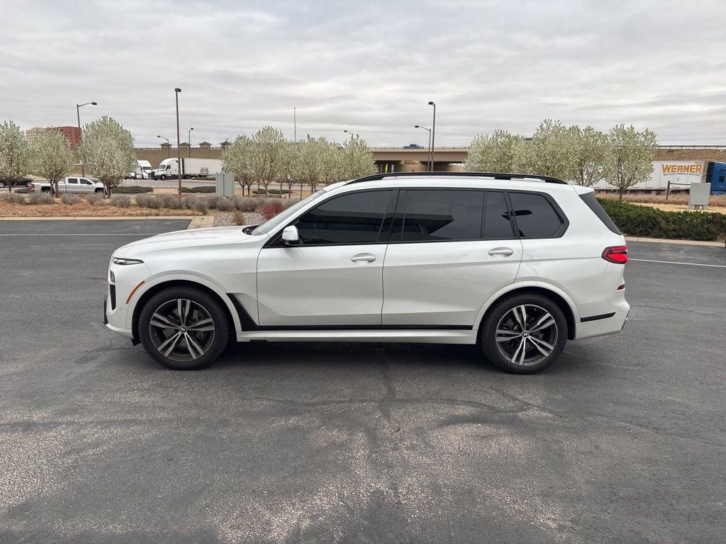 Used 2024 BMW X7 xDrive40i w/ M Sport Package image 2