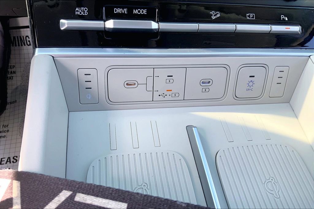 Used 2025 Hyundai Santa Fe Calligraphy image 17