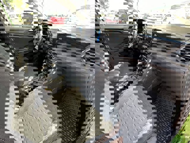 New 2025 Volkswagen Taos SE image 26