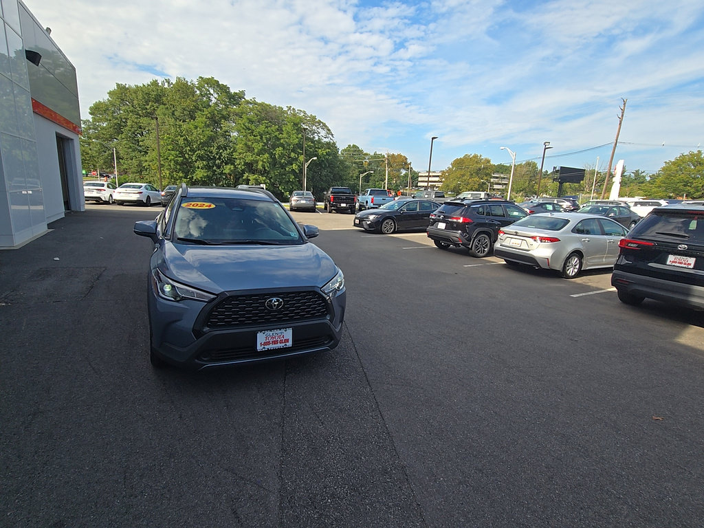 Certified 2024 Toyota Corolla Cross LE AWD/4WD image 21