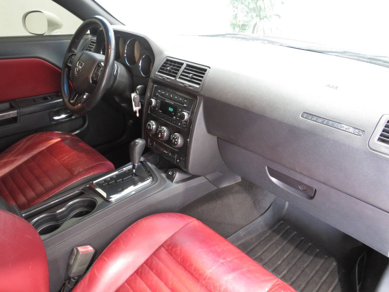 Used 2013 Dodge Challenger SXT RWD image 11