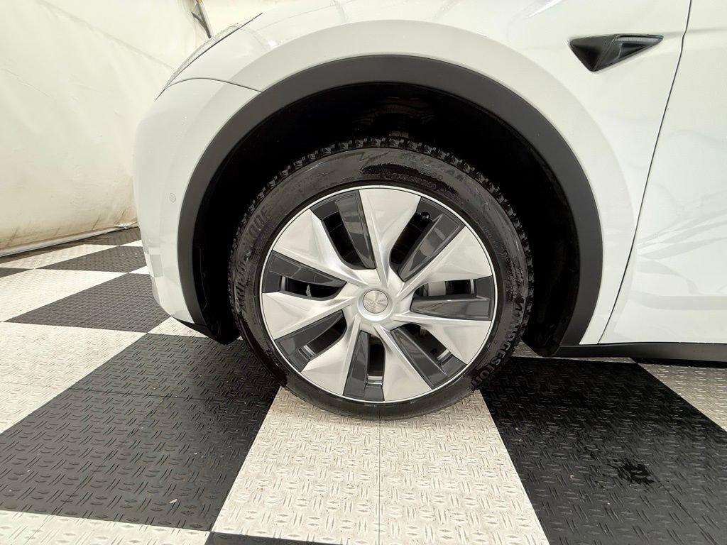 Used 2021 Tesla Model Y Long Range AWD/4WD image 10