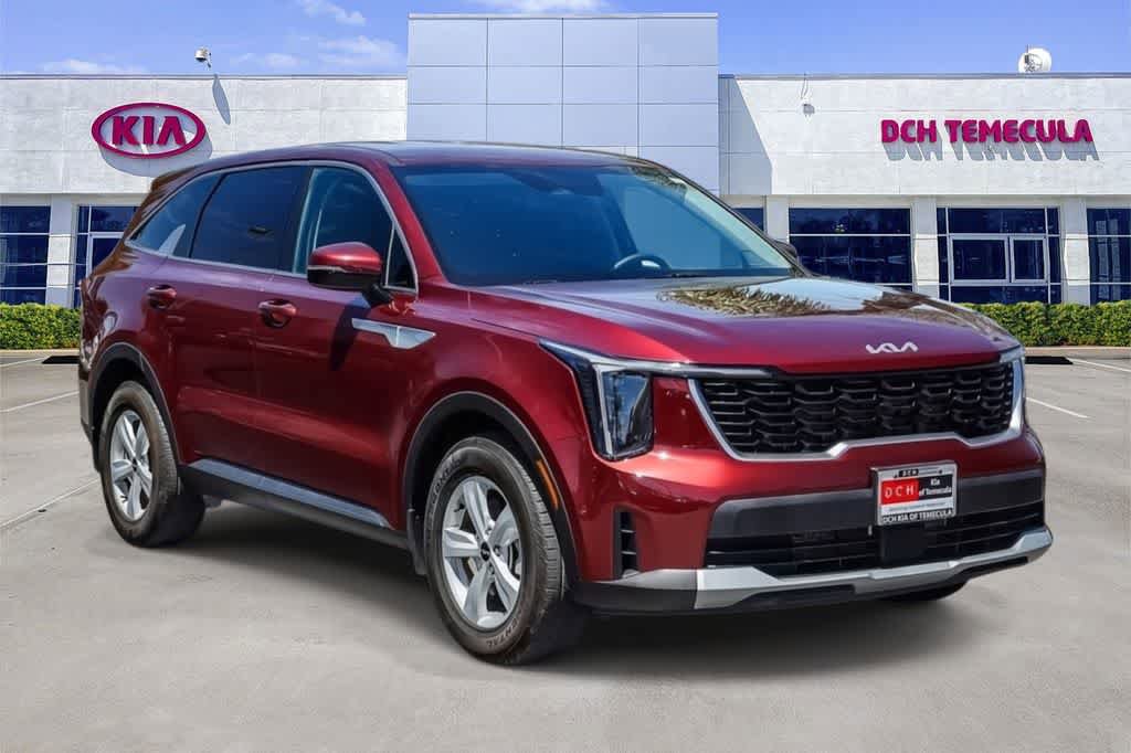Certified 2025 Kia Sorento LX FWD image 3