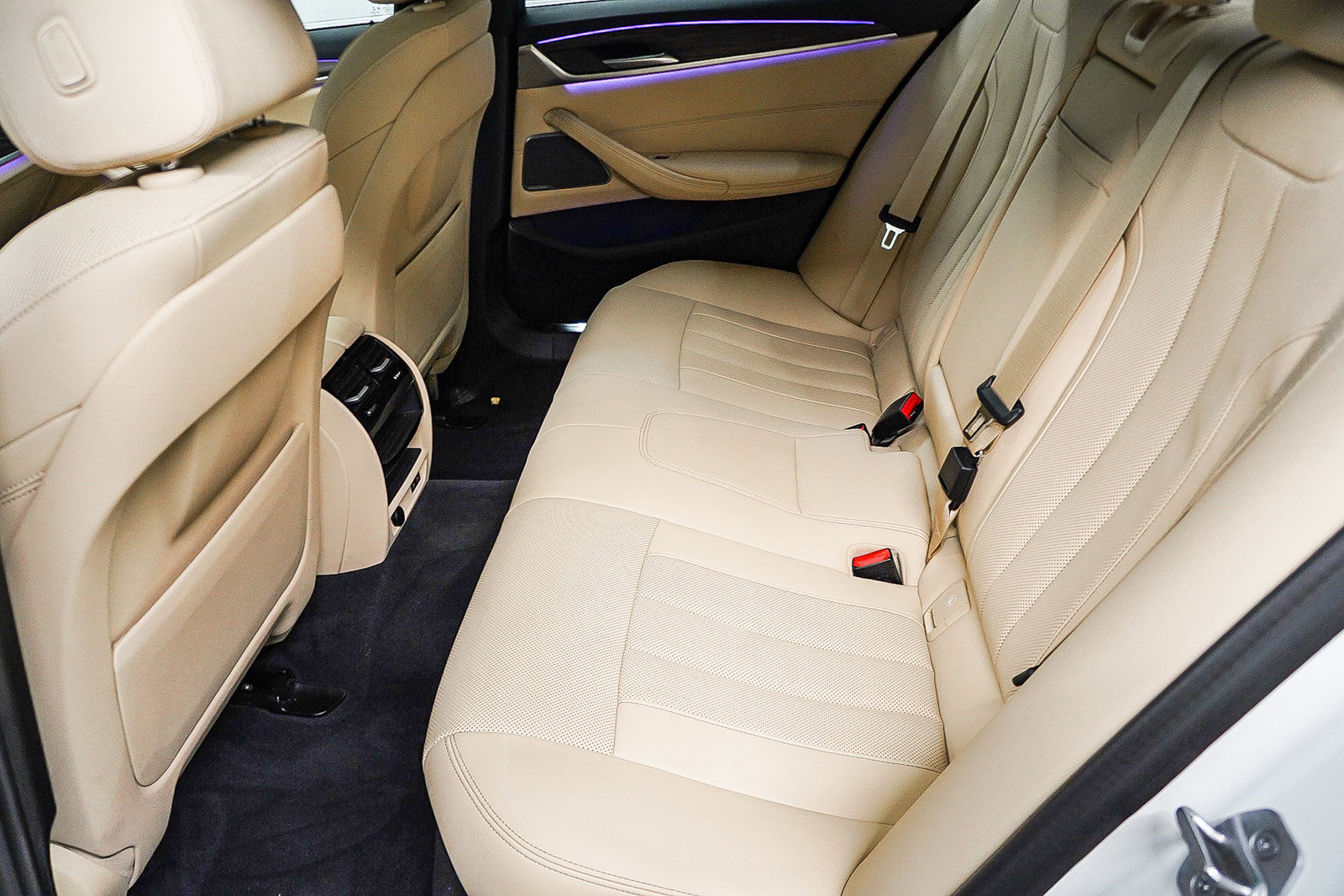 Certified 2022 BMW 530i w/ Premium Package image 21