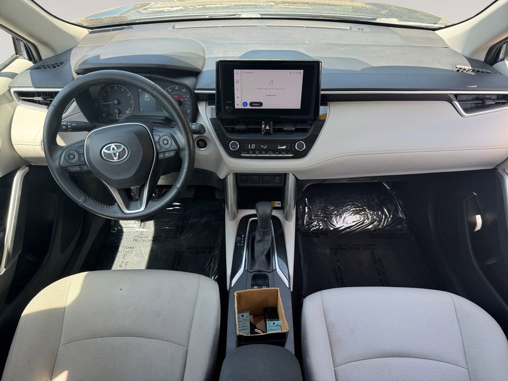 Used 2023 Toyota Corolla Cross LE AWD/4WD image 10