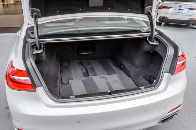 Used 2019 BMW 740i xDrive w/ Executive Package image 11