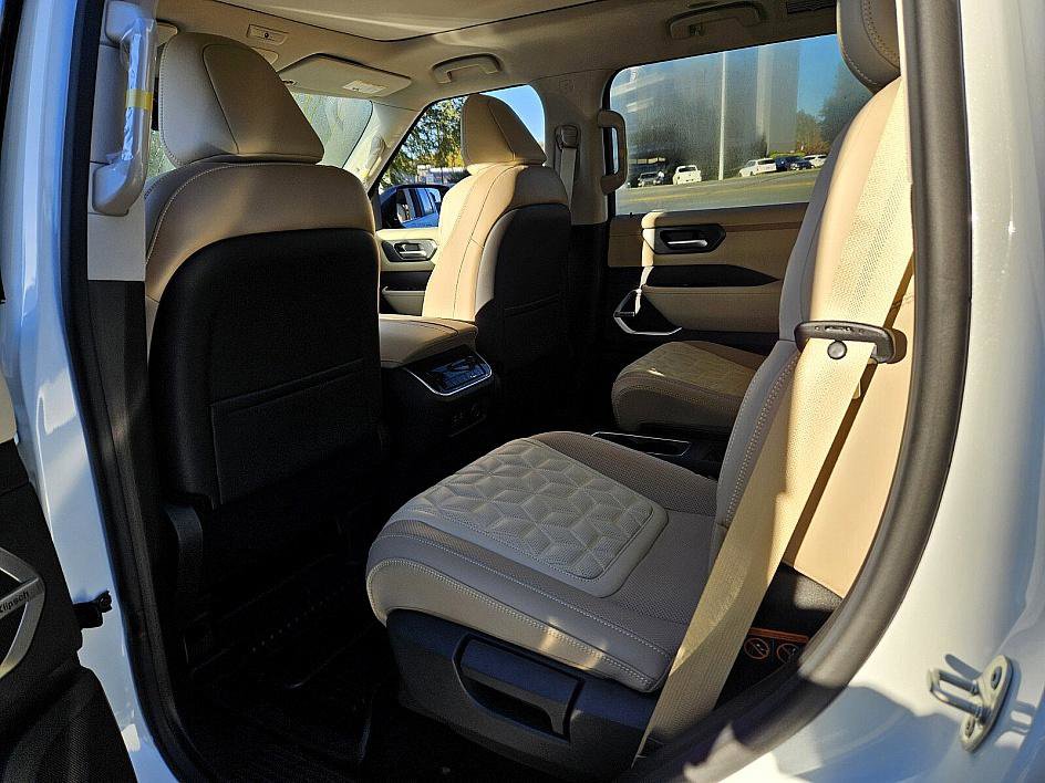 New 2026 Nissan Armada Platinum Reserve image 9