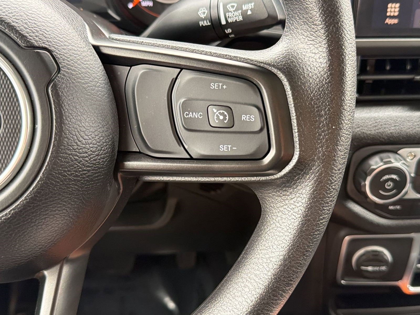 Used 2025 Jeep Gladiator Sport image 24